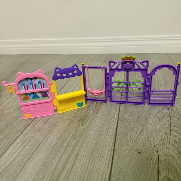 Gabbys Dollhouse Playsets Lot of 6 - Picture 7 of 7